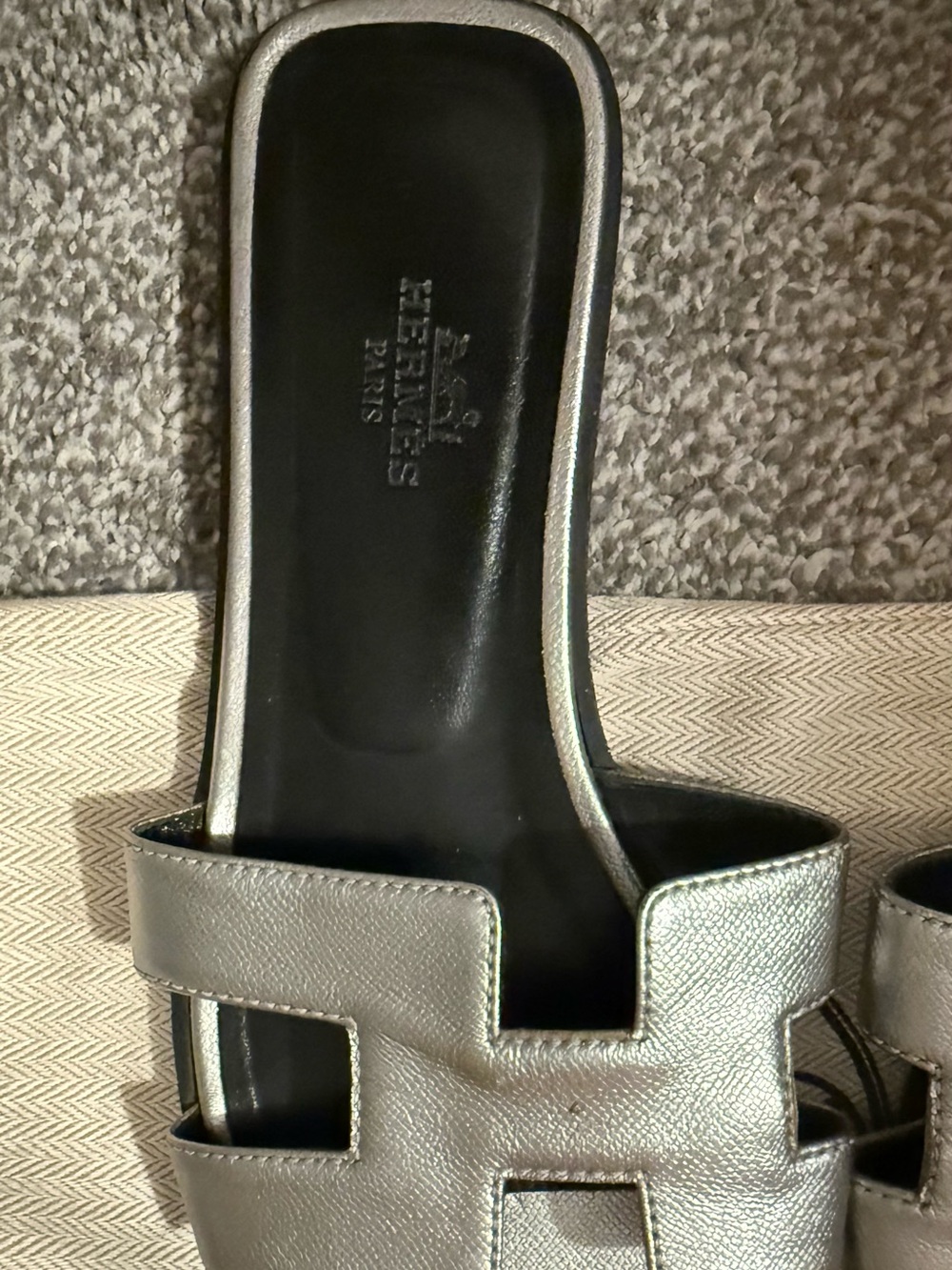 Hermès Metallic Silver Oran Slide Sandals - Picture 3 of 7